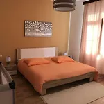 Bruno - Parking Included *