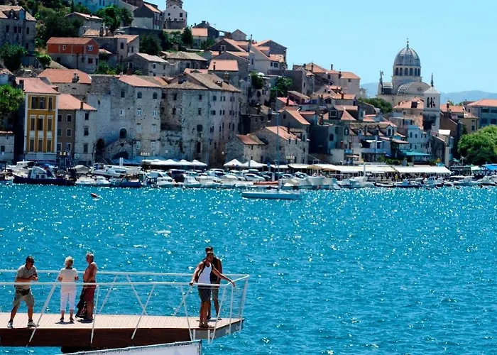 Bruno - Parking Included *