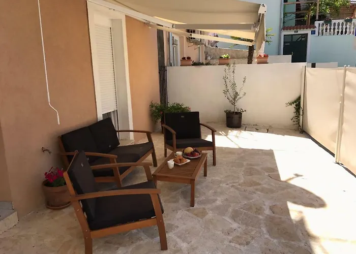 Bruno - Parking Included * 시베니크