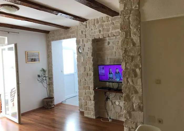 Bruno - Parking Included * 시베니크