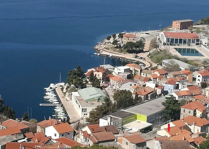 Bruno - Parking Included * 시베니크