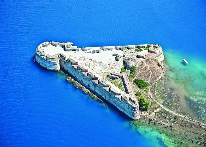 Bruno - Parking Included 아파트 시베니크