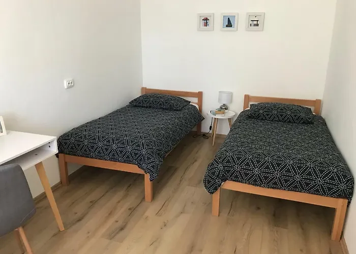 Bruno - Parking Included 아파트 *