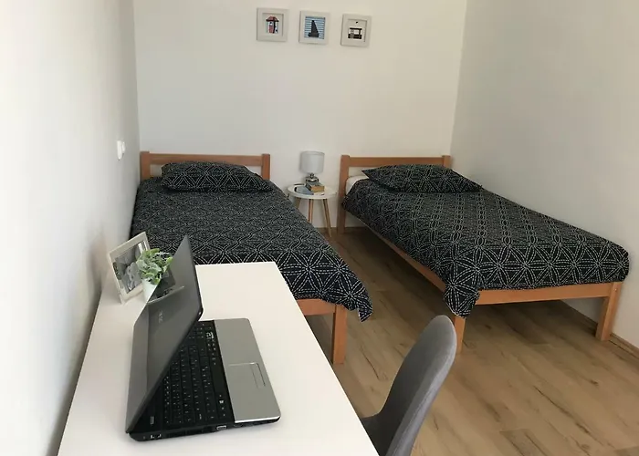 Bruno - Parking Included 아파트